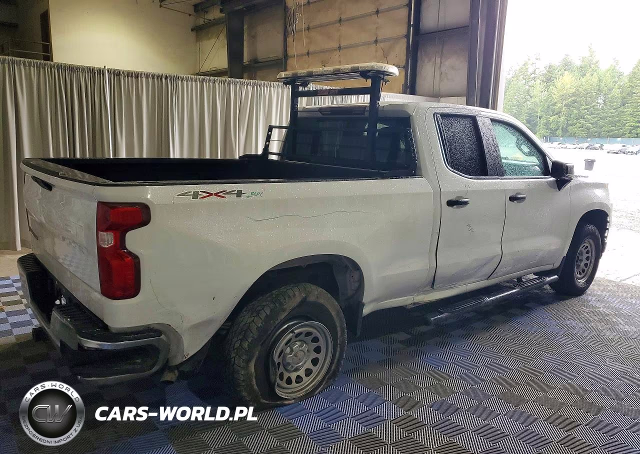2020 Chevrolet Silverado K1500 VIN:1GCRYAEF6LZ261605 - 3