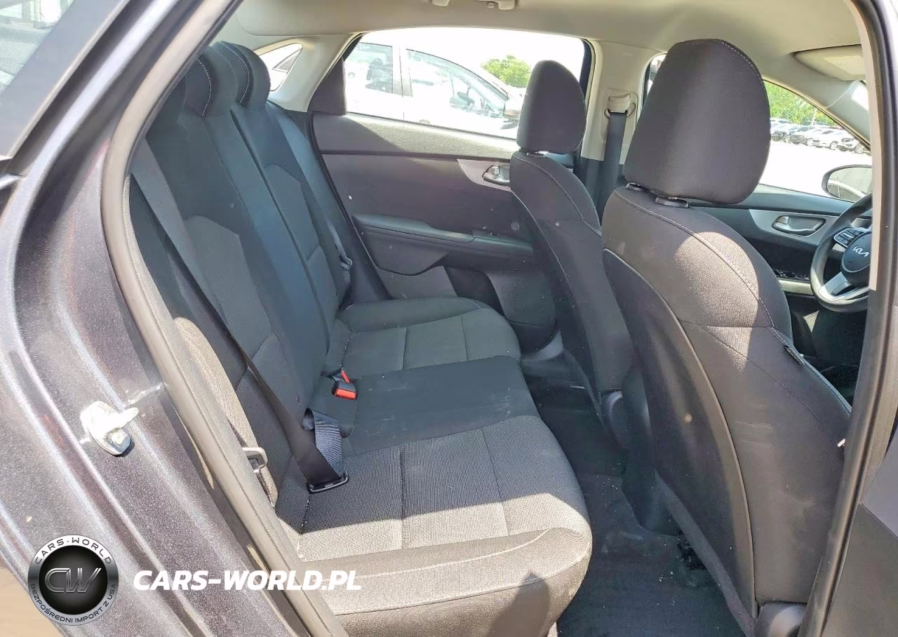 2022 Kia Forte Lxs VIN:3KPF24AD4NE472617 - 10