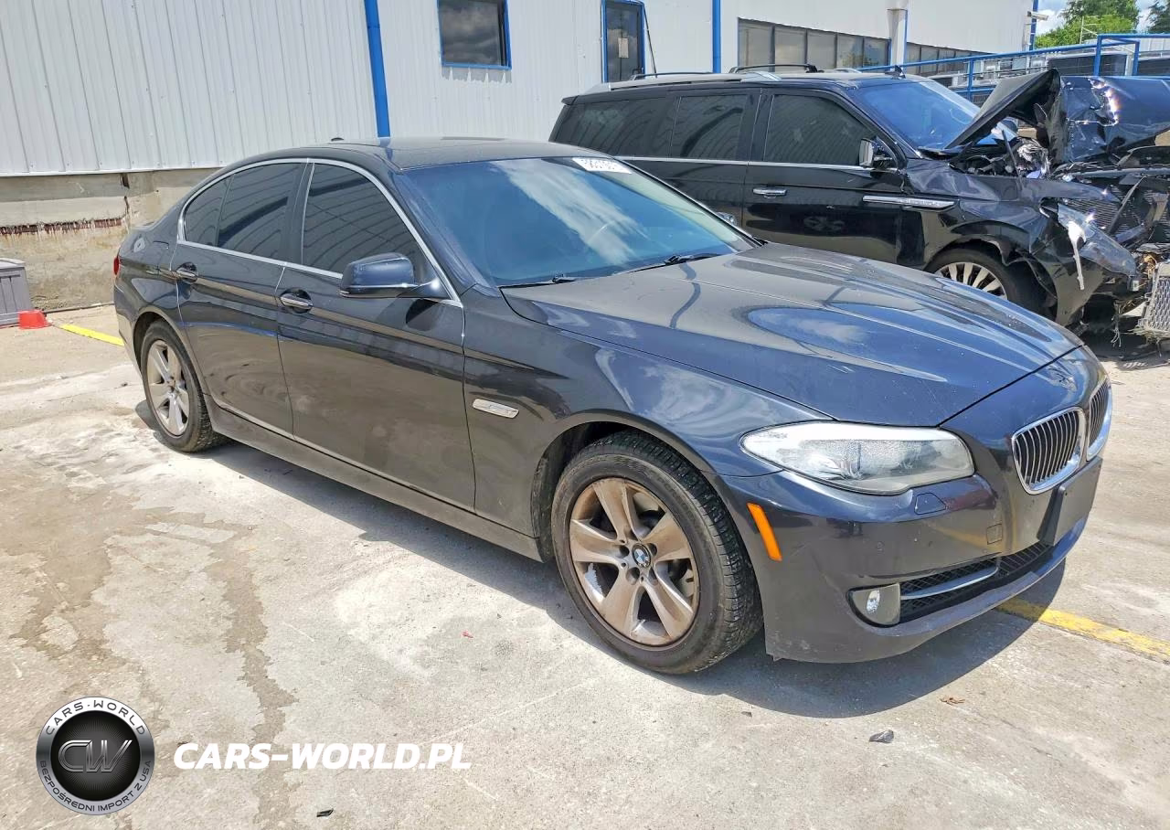 2012 BMW 528 I VIN:WBAXG5C55CDW24532 - 4