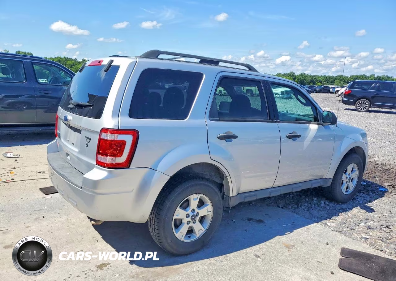 2011 Ford Escape Xlt VIN:1FMCU9D73BKC22290 - 3