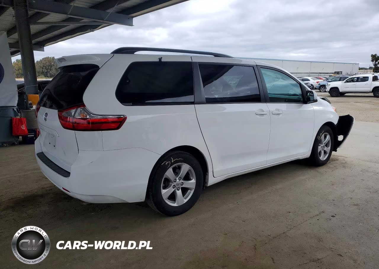 2017 Toyota Sienna Le VIN:5TDKZ3DC3HS883024 - 3