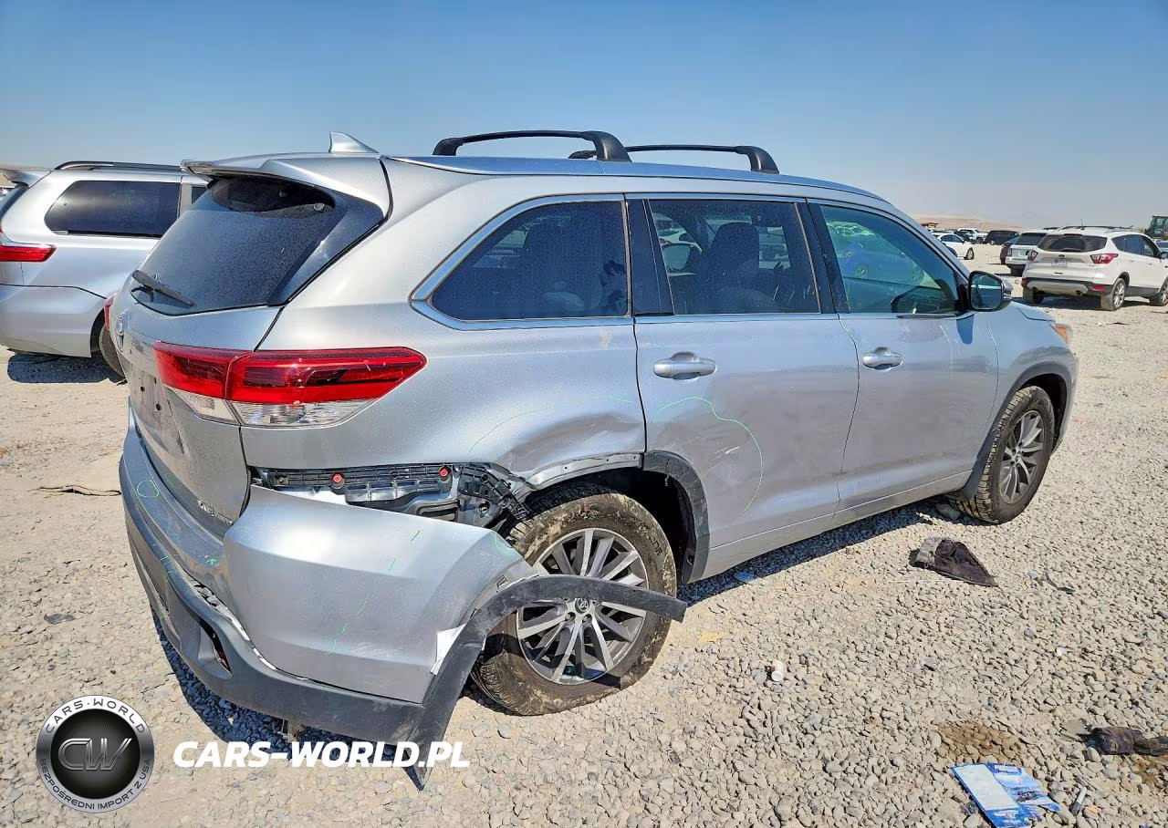 2017 Toyota Highlander Xle VIN:5TDJZRFH6HS465225 - 3