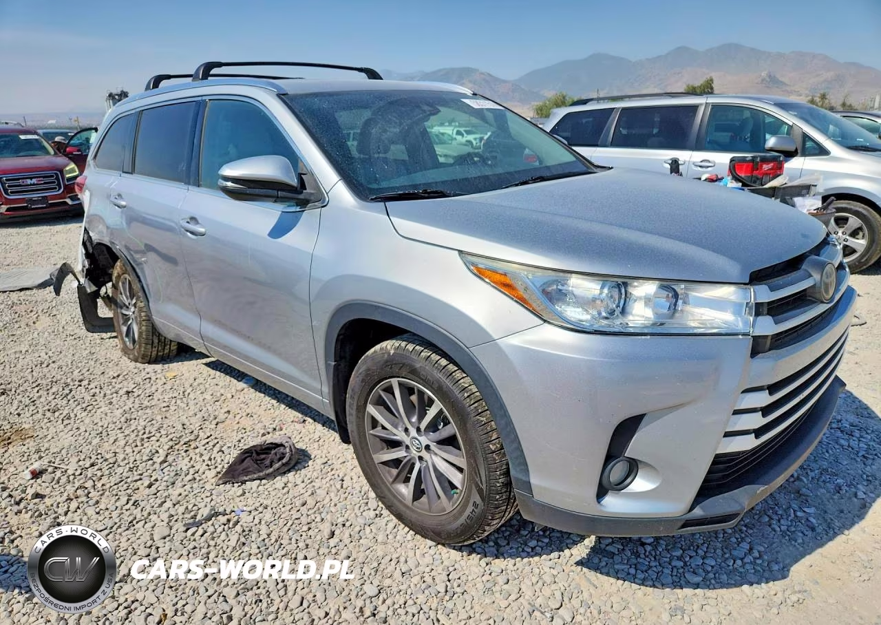 2017 Toyota Highlander Xle VIN:5TDJZRFH6HS465225 - 4