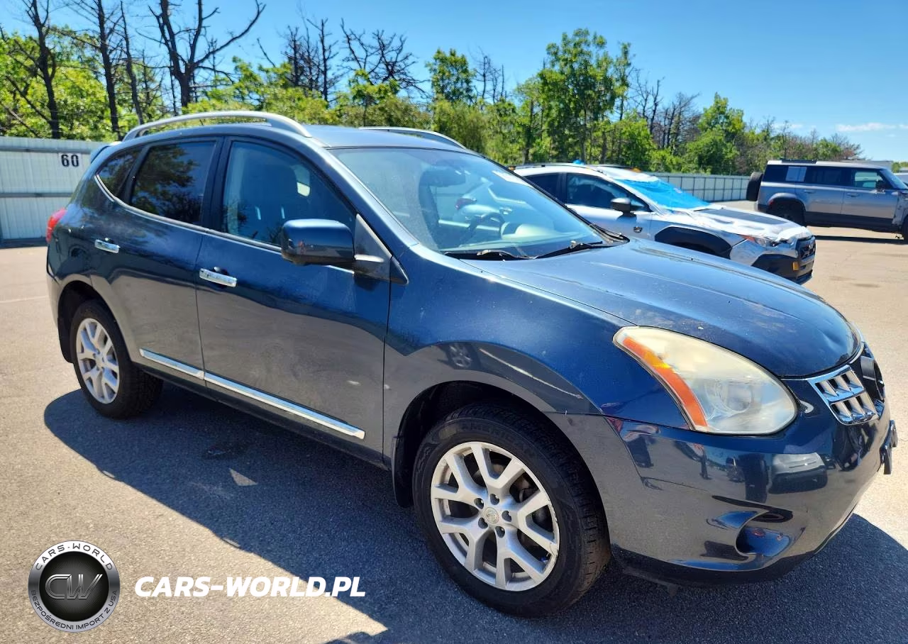 2013 Nissan Rogue S VIN:JN8AS5MV5DW658213 - 4