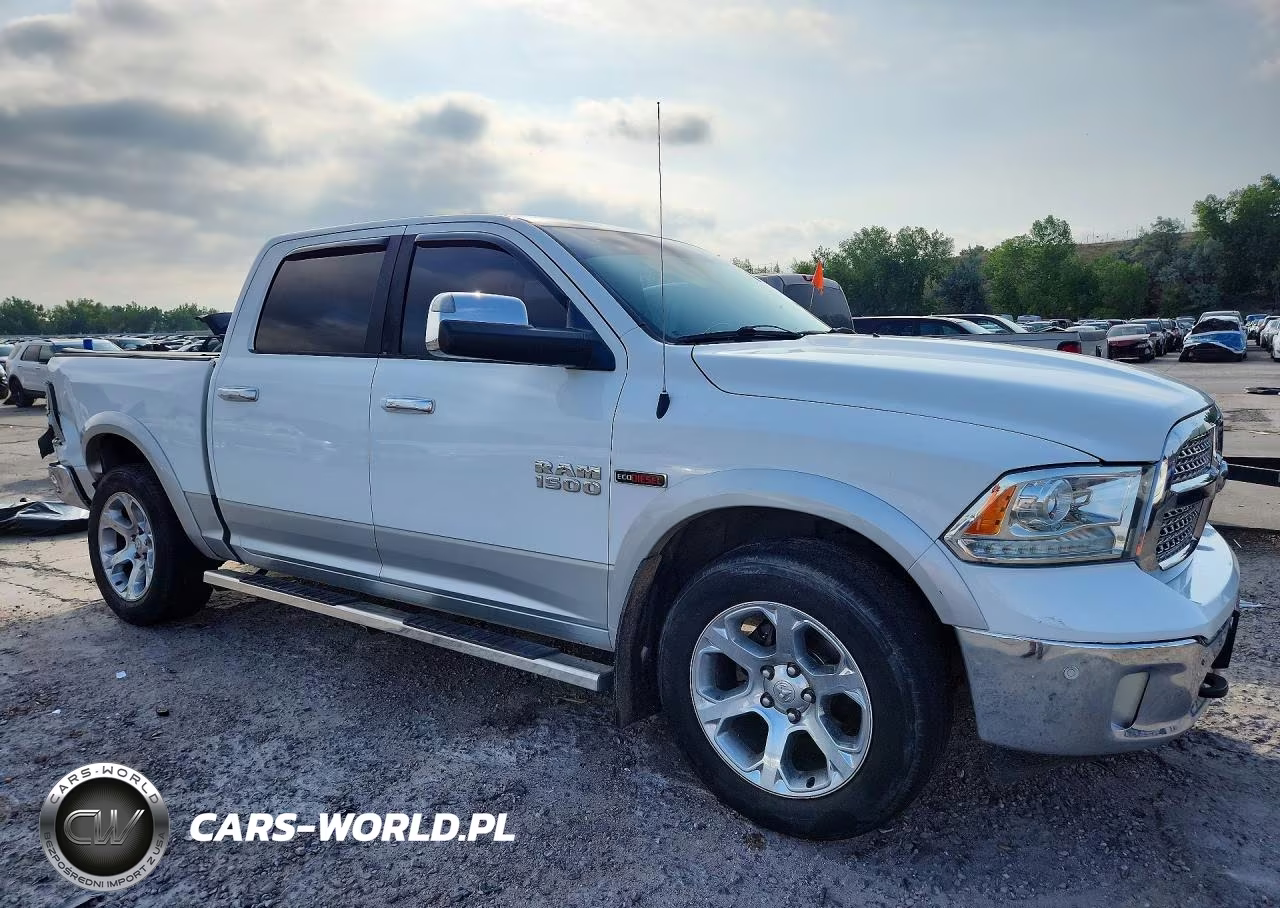 2015 Ram 1500 Laramie VIN:1C6RR7NM1FS713253 - 4