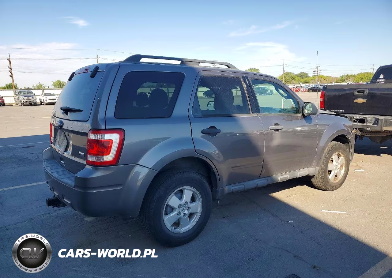 2011 Ford Escape Xlt VIN:1FMCU0DG4BKA16827 - 3