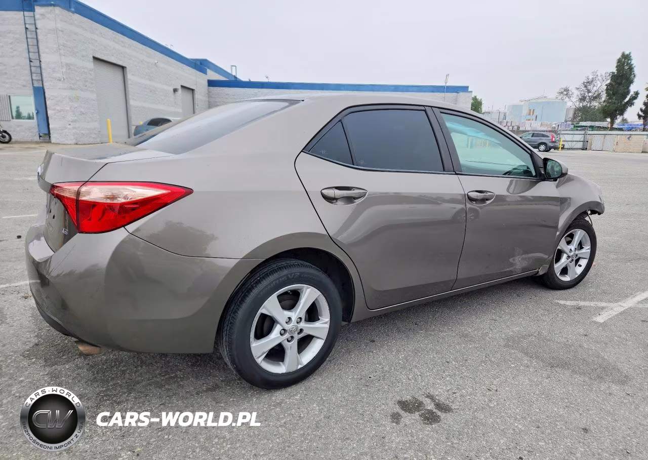 2018 Toyota Corolla L VIN:2T1BURHE1JC099579 - 3