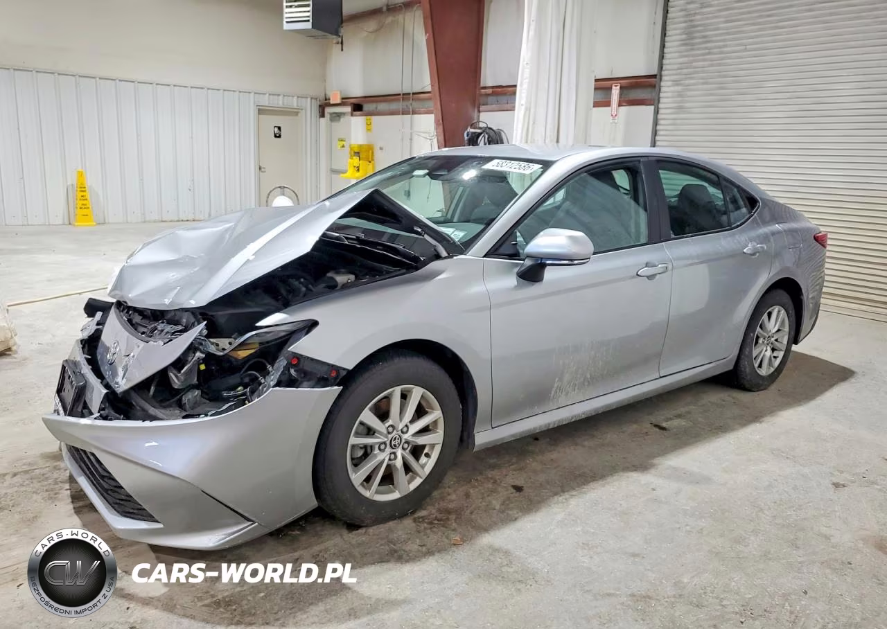 2025 Toyota Camry Le – zdjęcie 1 z 13