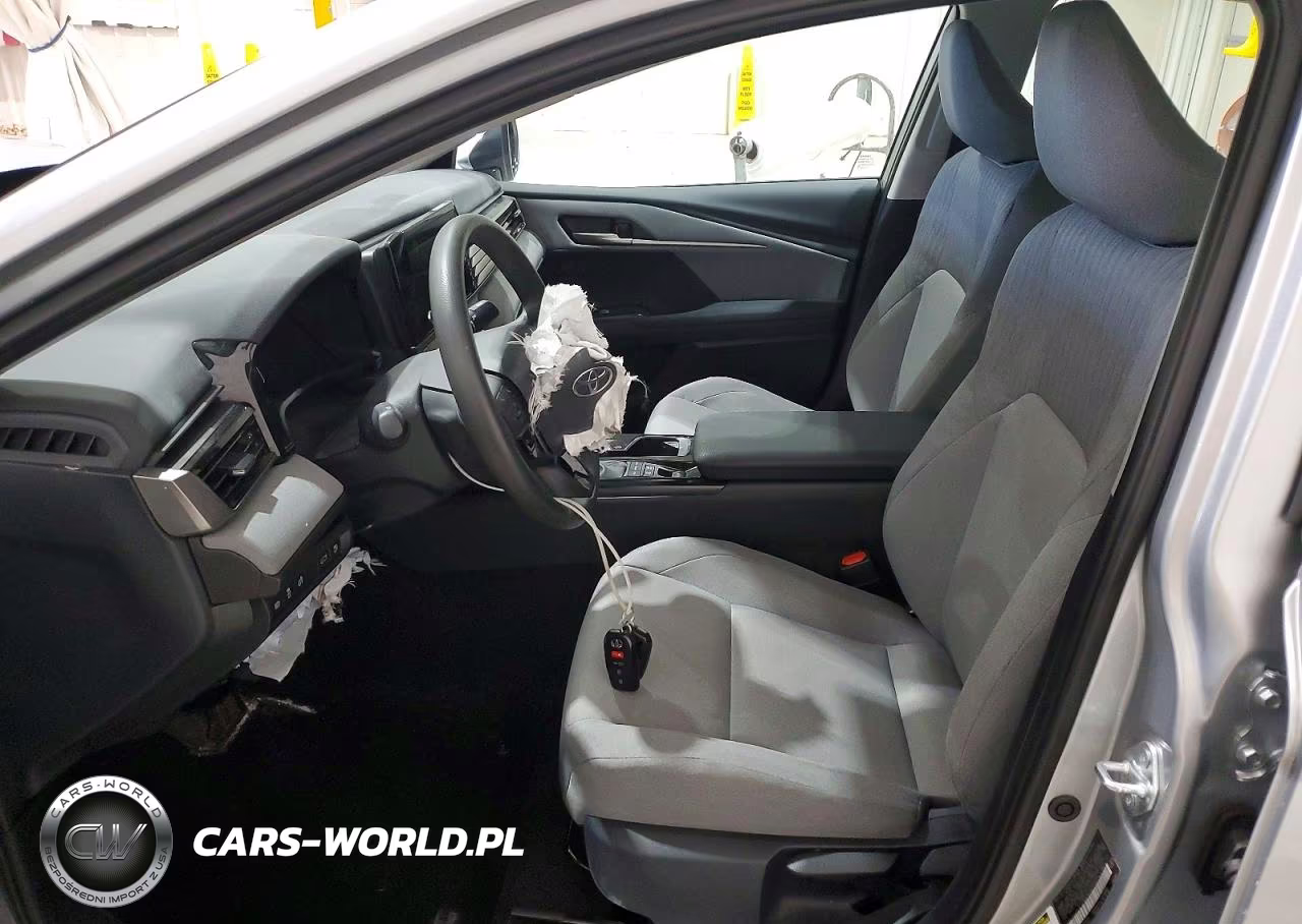 2025 Toyota Camry Le VIN:4T1DAACK8SU029951 - 7