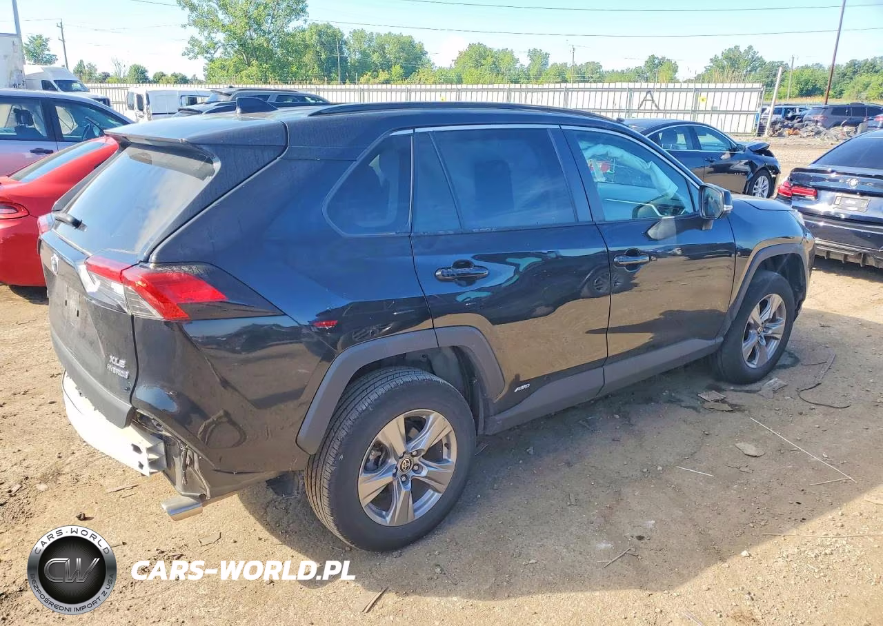 2022 Toyota Rav4 Xle VIN:4T3RWRFV0NU065981 - 3