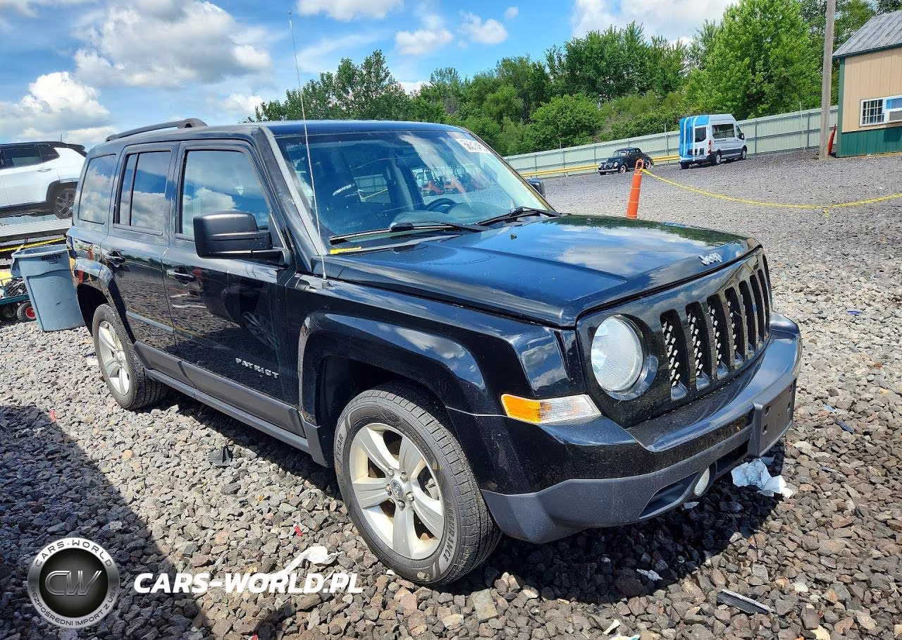 2015 Jeep Patriot Latitude VIN:1C4NJPFB8FD203871 - 4