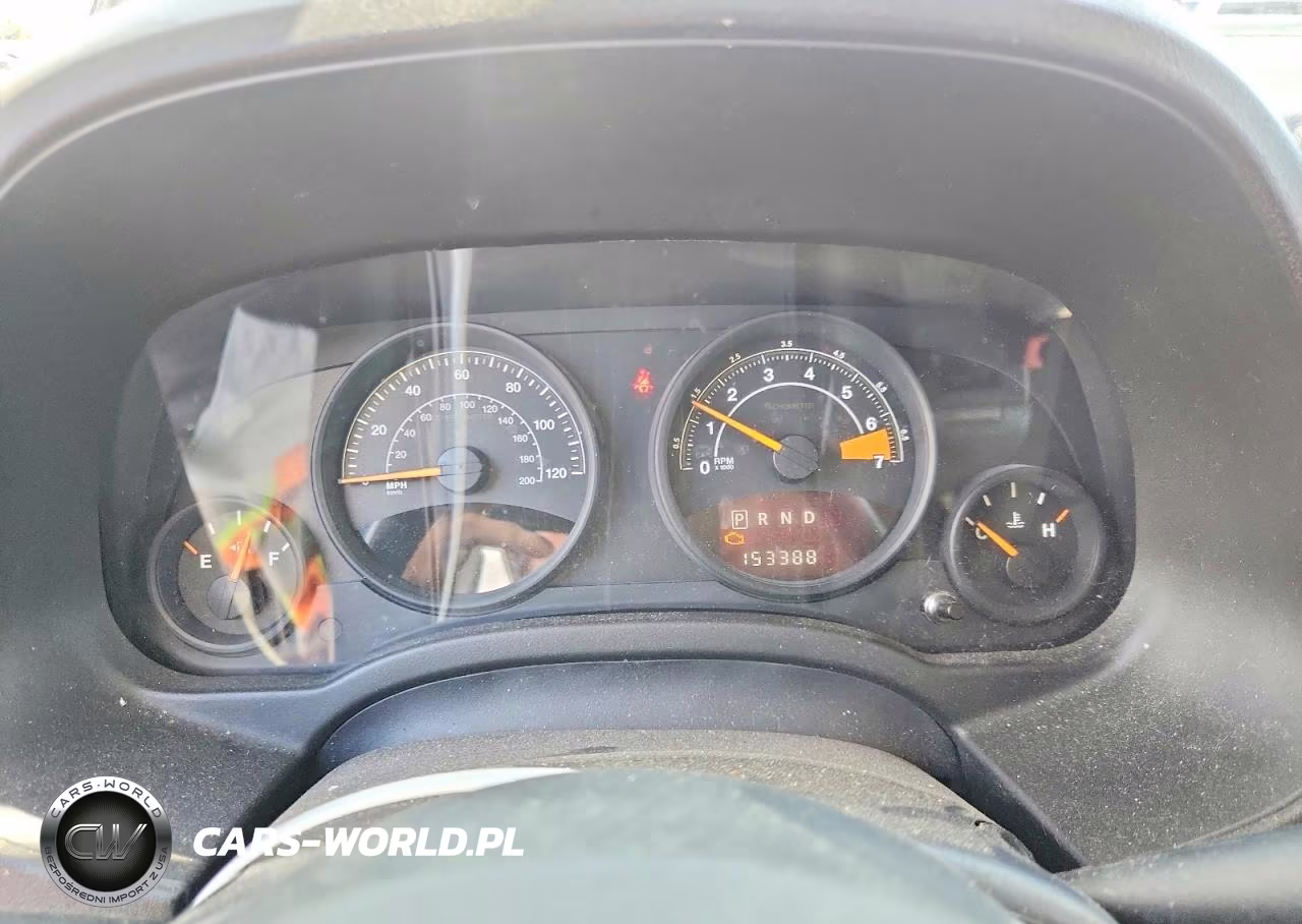2015 Jeep Patriot Latitude VIN:1C4NJPFB8FD203871 - 9