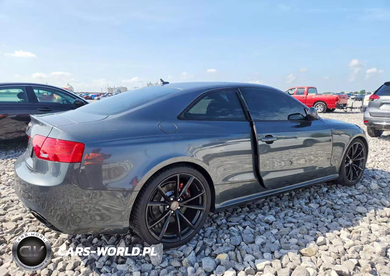 2015 Audi Rs5 VIN:WUAC6AFR1FA901083 - 3