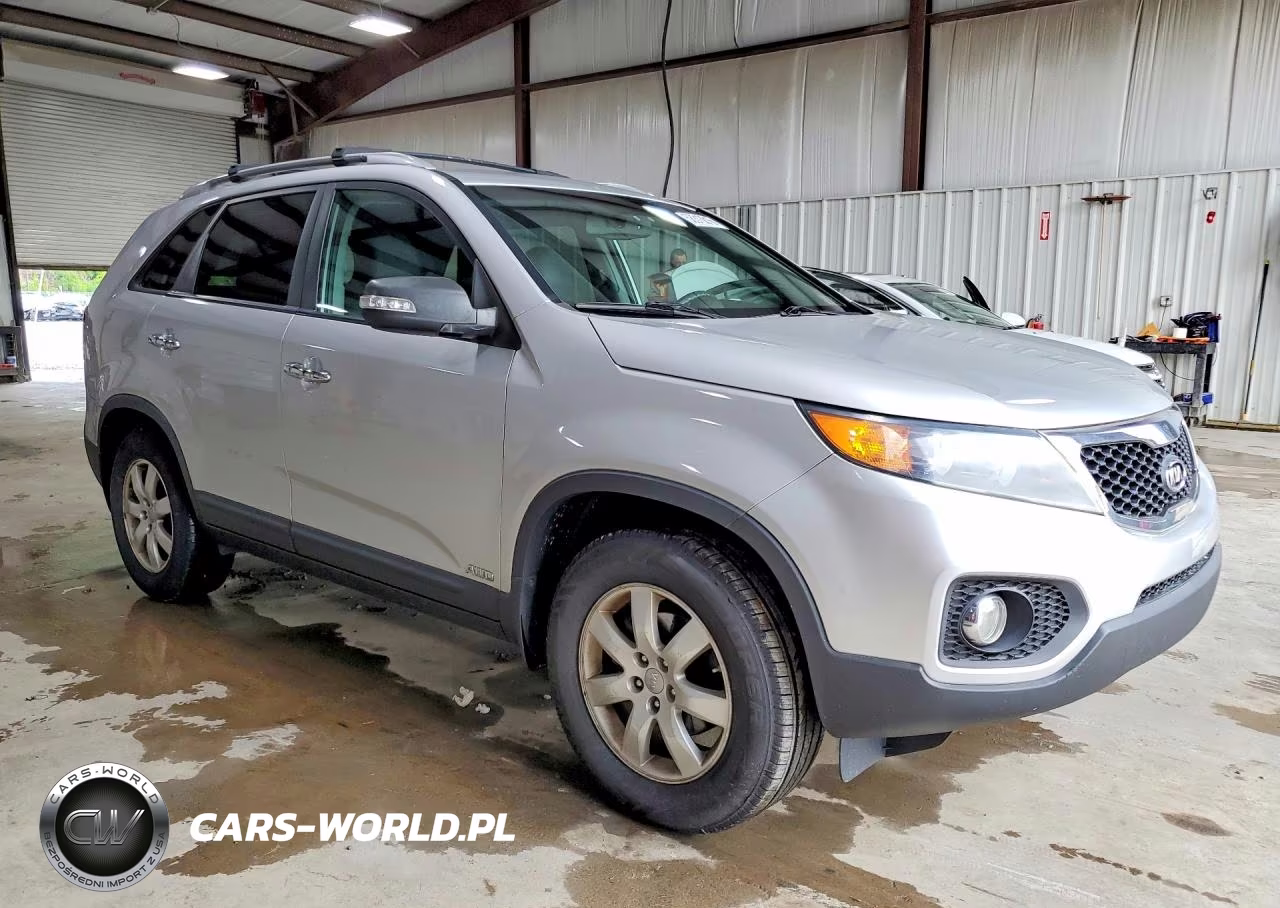 2012 Kia Sorento Lx VIN:5XYKTCA63CG256930 - 4