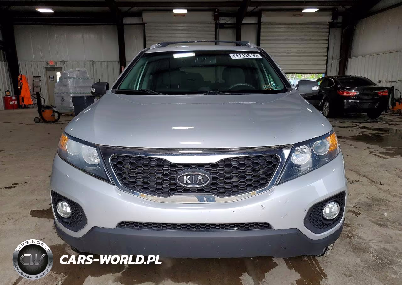 2012 Kia Sorento Lx VIN:5XYKTCA63CG256930 - 5