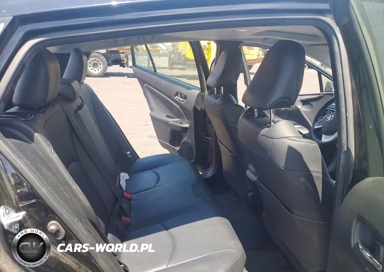 2016 Toyota Prius Four VIN:JTDKARFU6G3022811 - 10