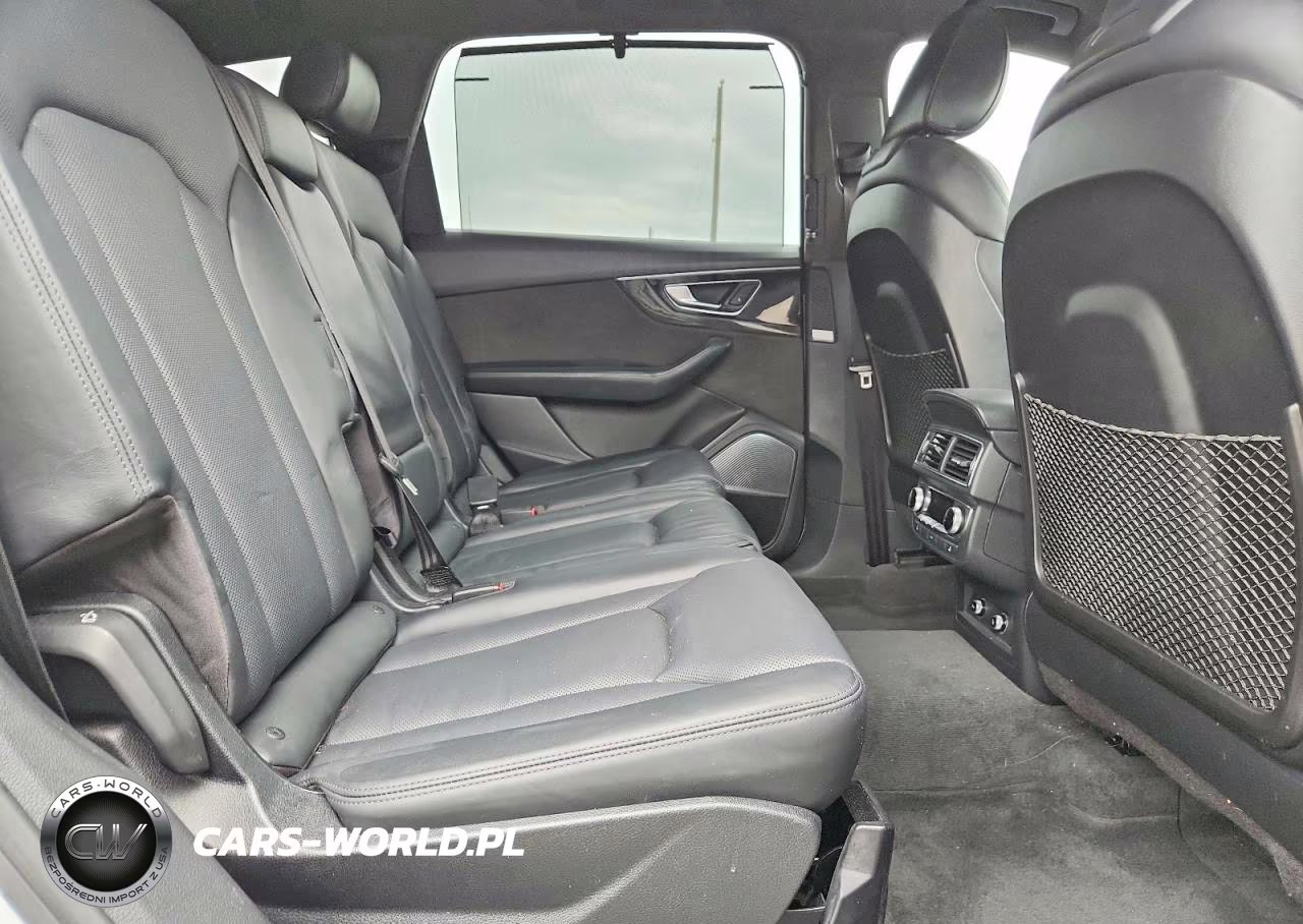 2018 Audi Q7 Prestige VIN:WA1VAAF70JD041133 - 11