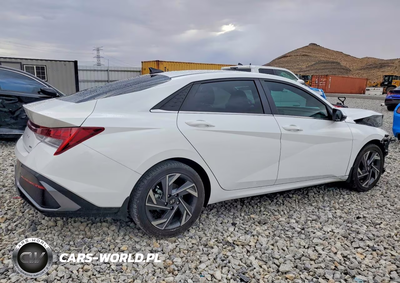 2024 Hyundai Elantra Limited VIN:KMHLN4DJ6RU104261 - 3