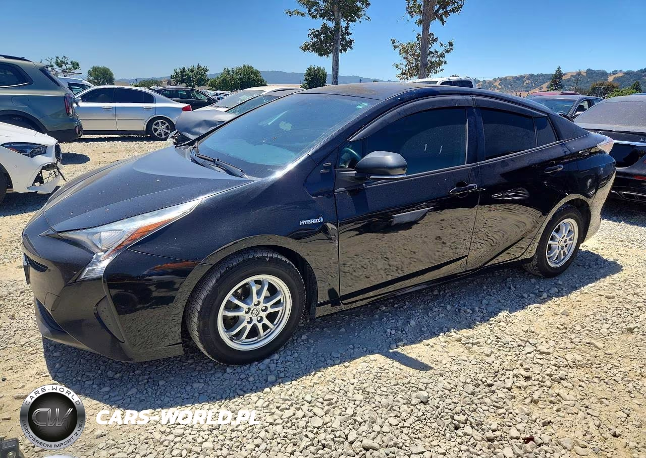 2016 Toyota Prius Three – zdjęcie 1 z 12