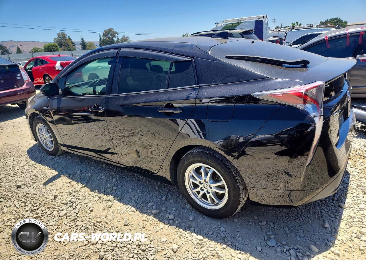 2016 Toyota Prius Three VIN:JTDKARFU7G3001479 - 2