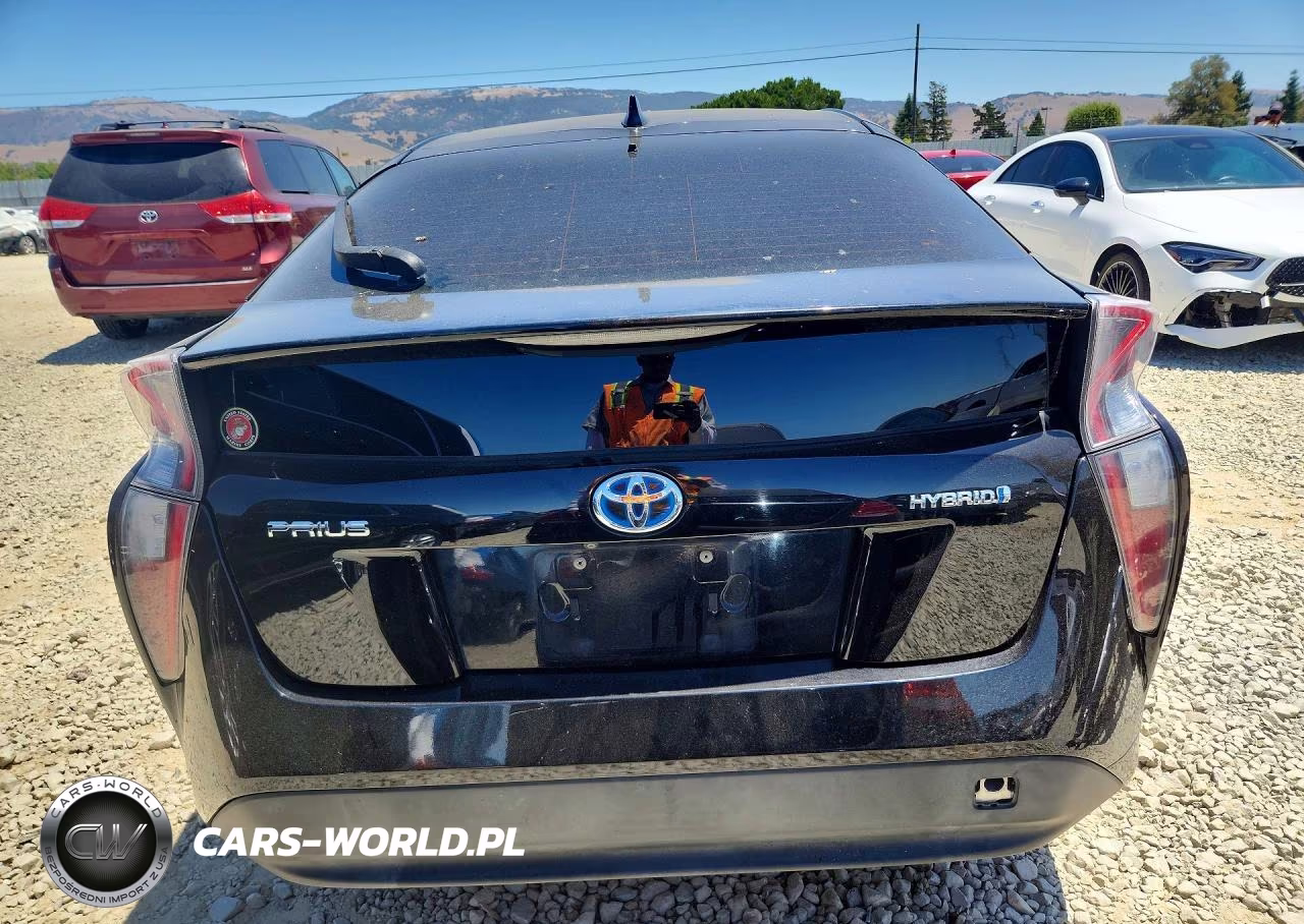 2016 Toyota Prius Three VIN:JTDKARFU7G3001479 - 6