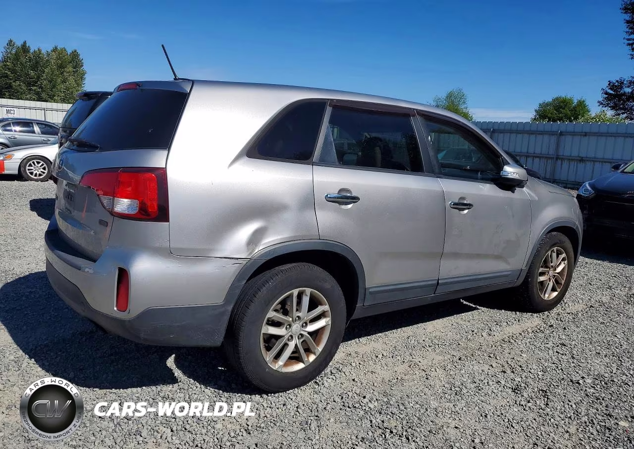 2014 Kia Sorento Lx VIN:5XYKT3A66EG547571 - 3