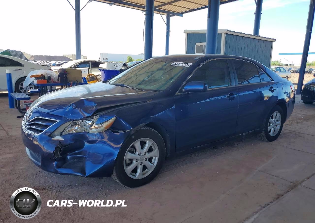 2011 Toyota Camry Le – zdjęcie 1 z 12