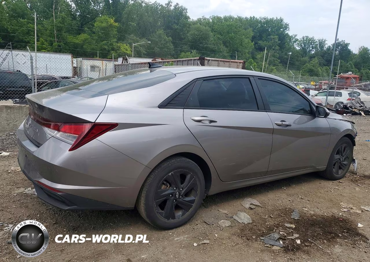 2023 Hyundai Elantra Sel VIN:KMHLM4AG2PU550075 - 3
