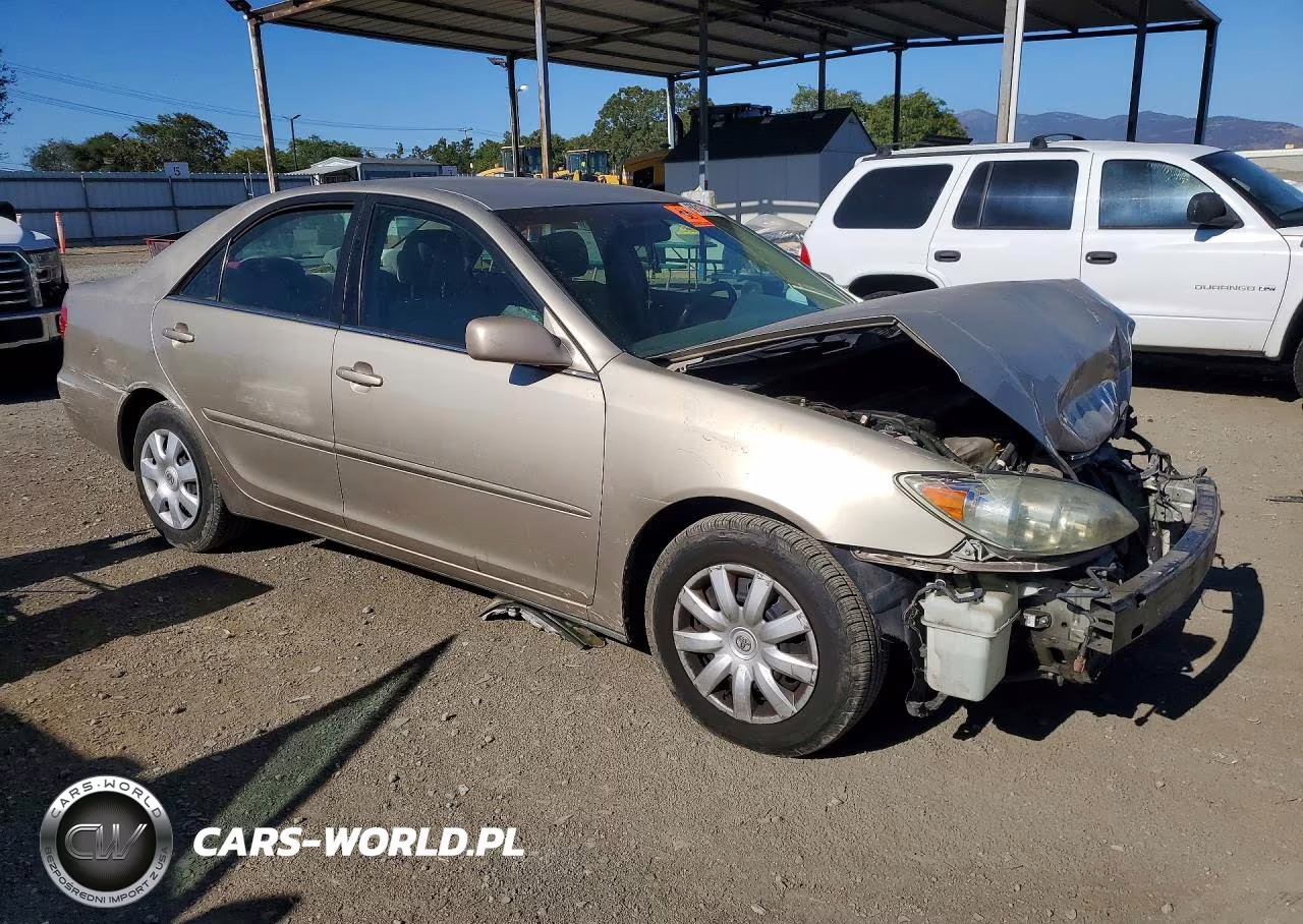 2005 Toyota Camry Le VIN:4T1BE32K45U027062 - 4