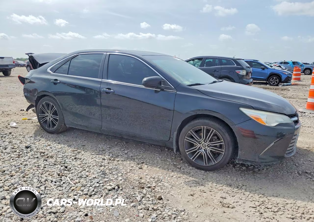 2016 Toyota Camry Le VIN:4T4BF1FK6GR531925 - 4