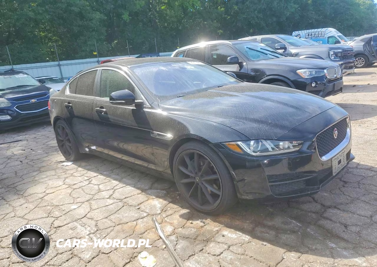 2017 Jaguar Xe Premium VIN:SAJAD4BG5HA966149 - 4