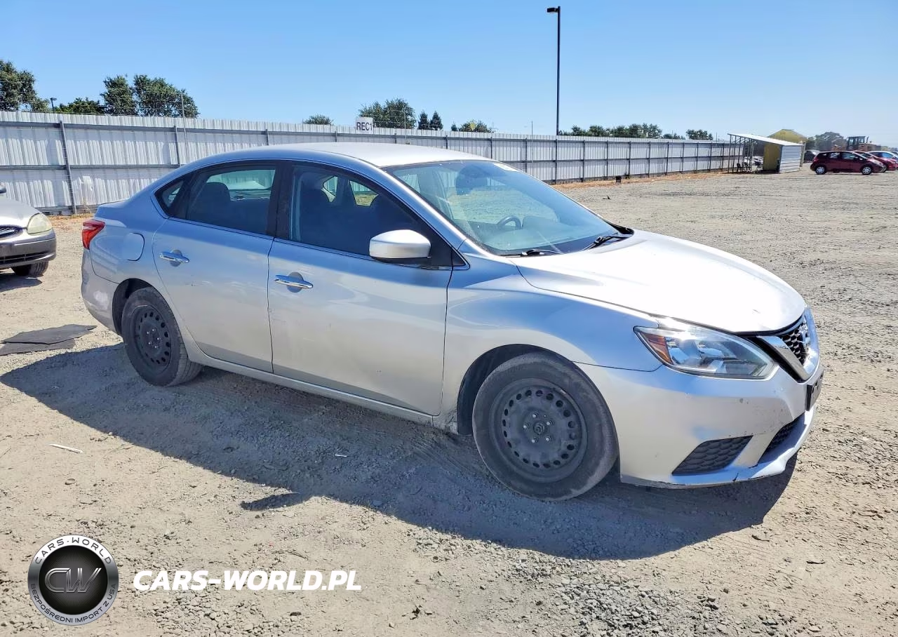 2018 Nissan Sentra S VIN:3N1AB7AP0JY282198 - 4