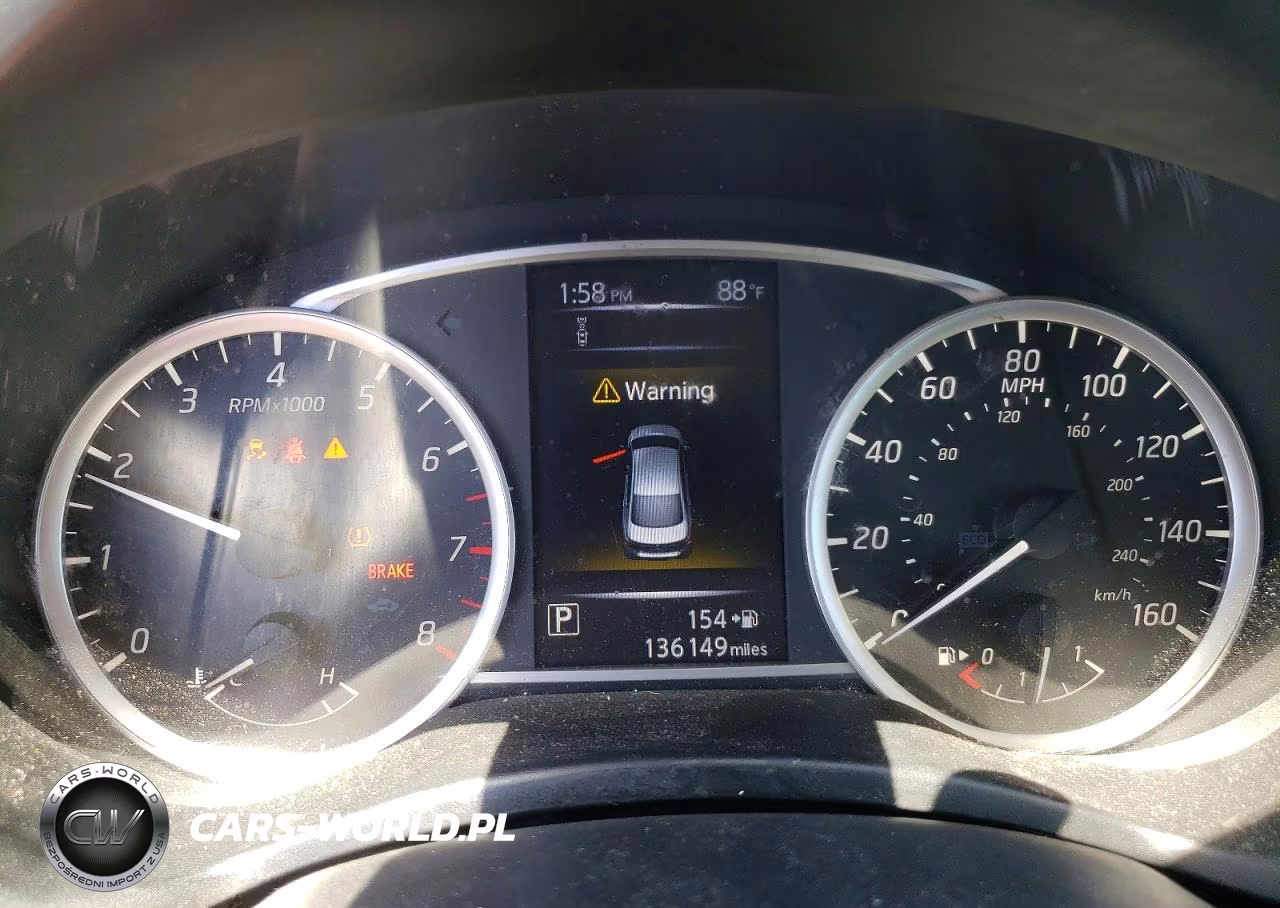 2018 Nissan Sentra S VIN:3N1AB7AP0JY282198 - 9