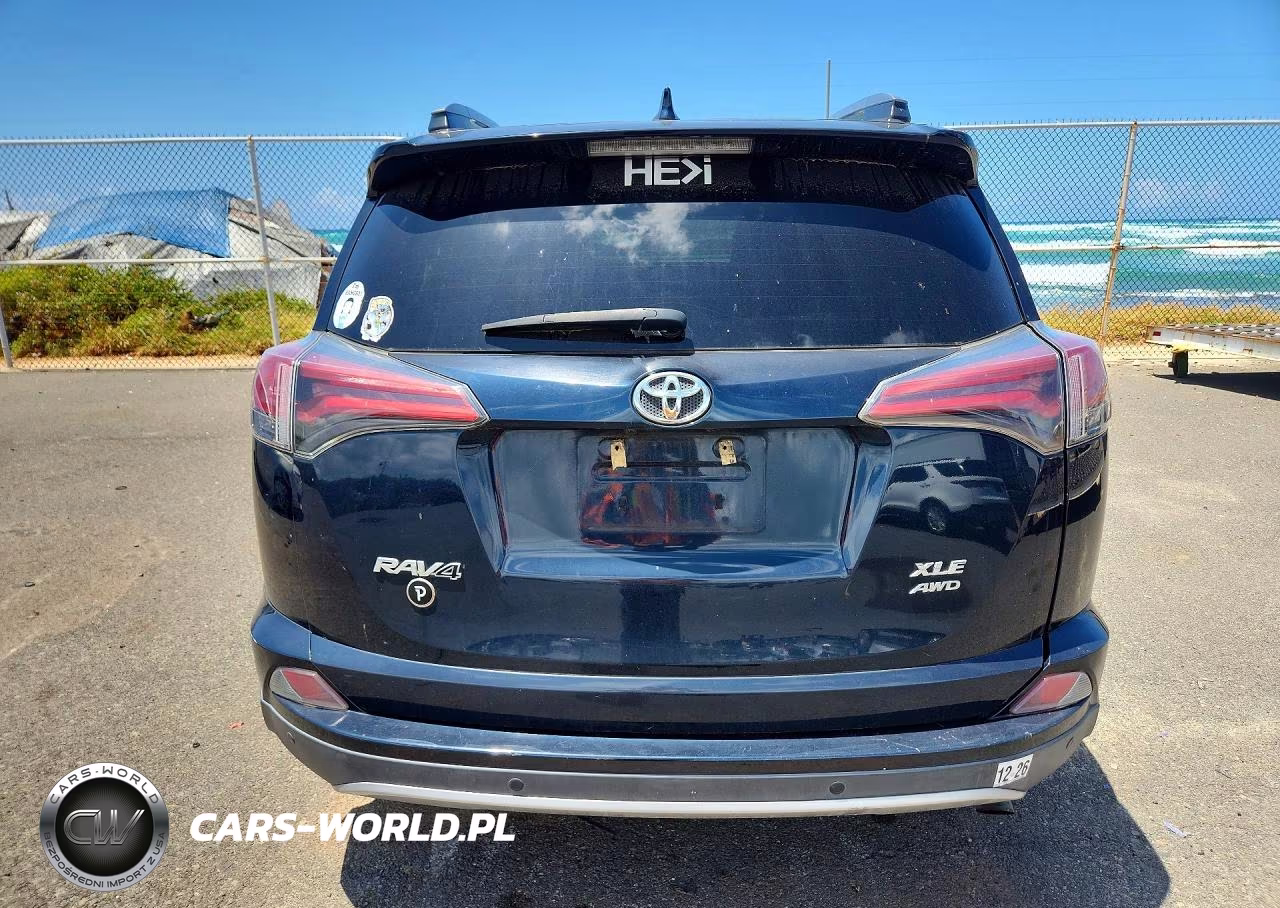 2018 Toyota Rav4 Xle VIN:2T3RFREV7JW743623 - 6