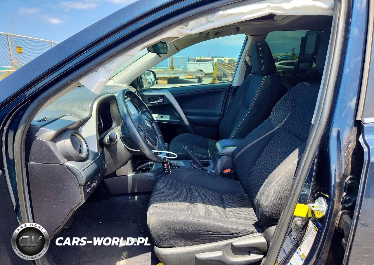 2018 Toyota Rav4 Xle VIN:2T3RFREV7JW743623 - 7