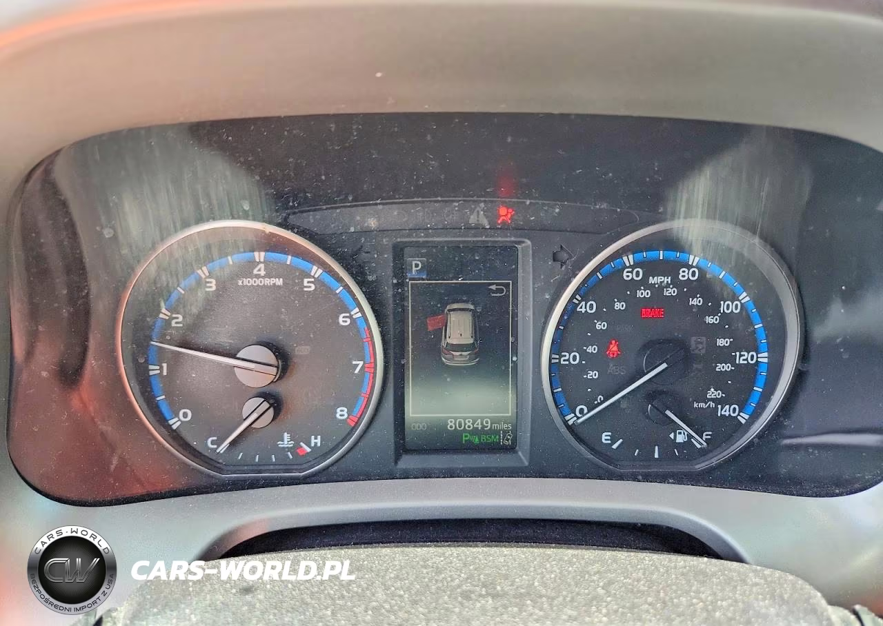 2018 Toyota Rav4 Xle VIN:2T3RFREV7JW743623 - 9