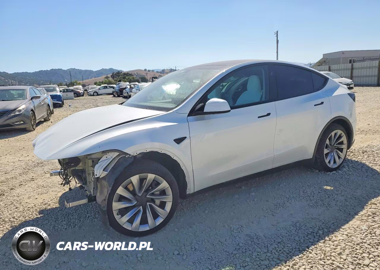 2026 Tesla Model Y – zdjęcie 1 z 14