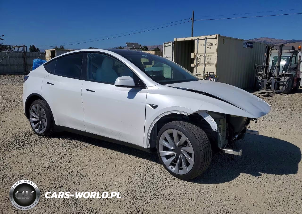 2026 Tesla Model Y VIN:7SAYGDEE5TA382610 - 4