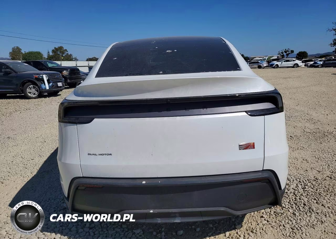 2026 Tesla Model Y VIN:7SAYGDEE5TA382610 - 6