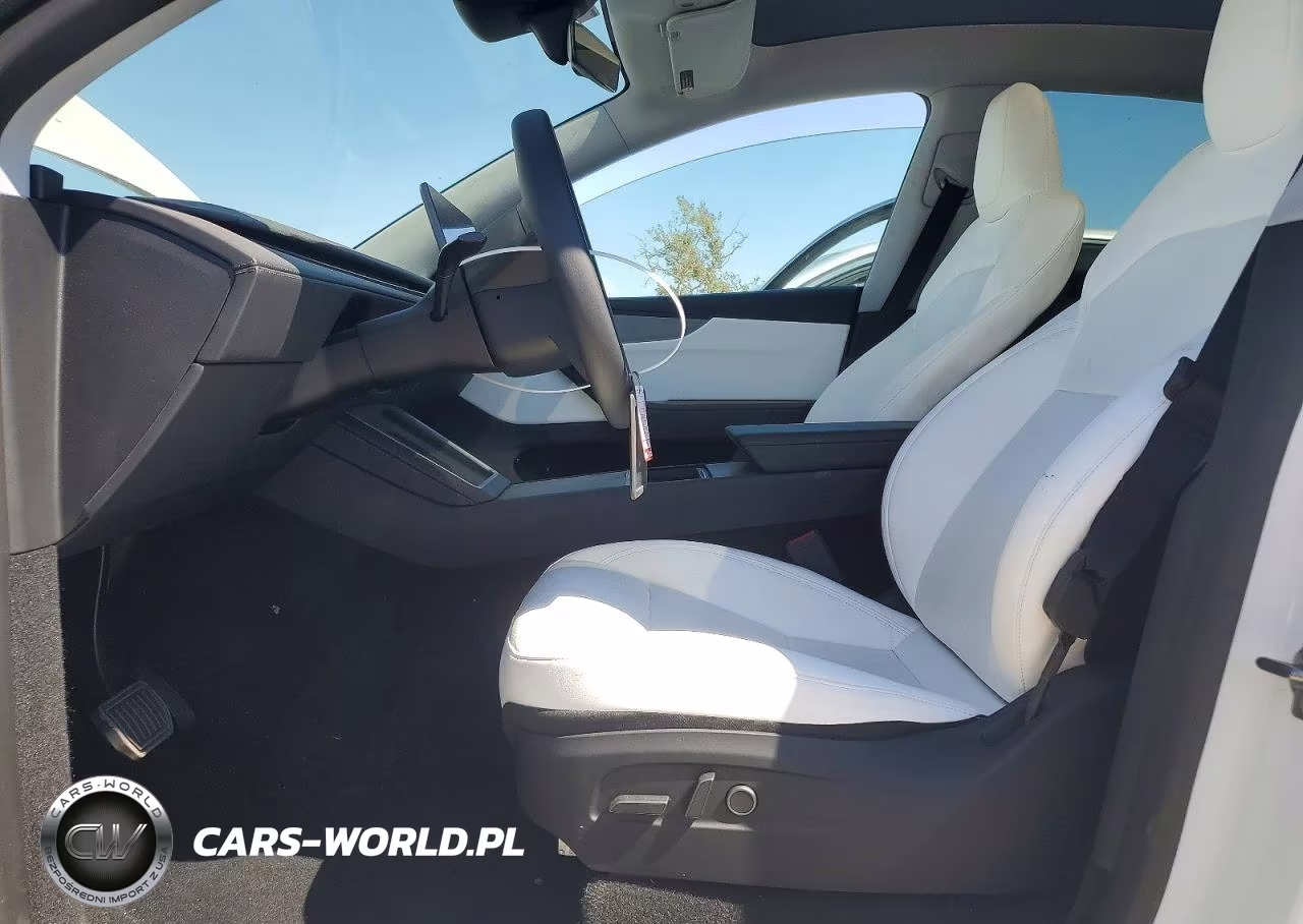 2026 Tesla Model Y VIN:7SAYGDEE5TA382610 - 7