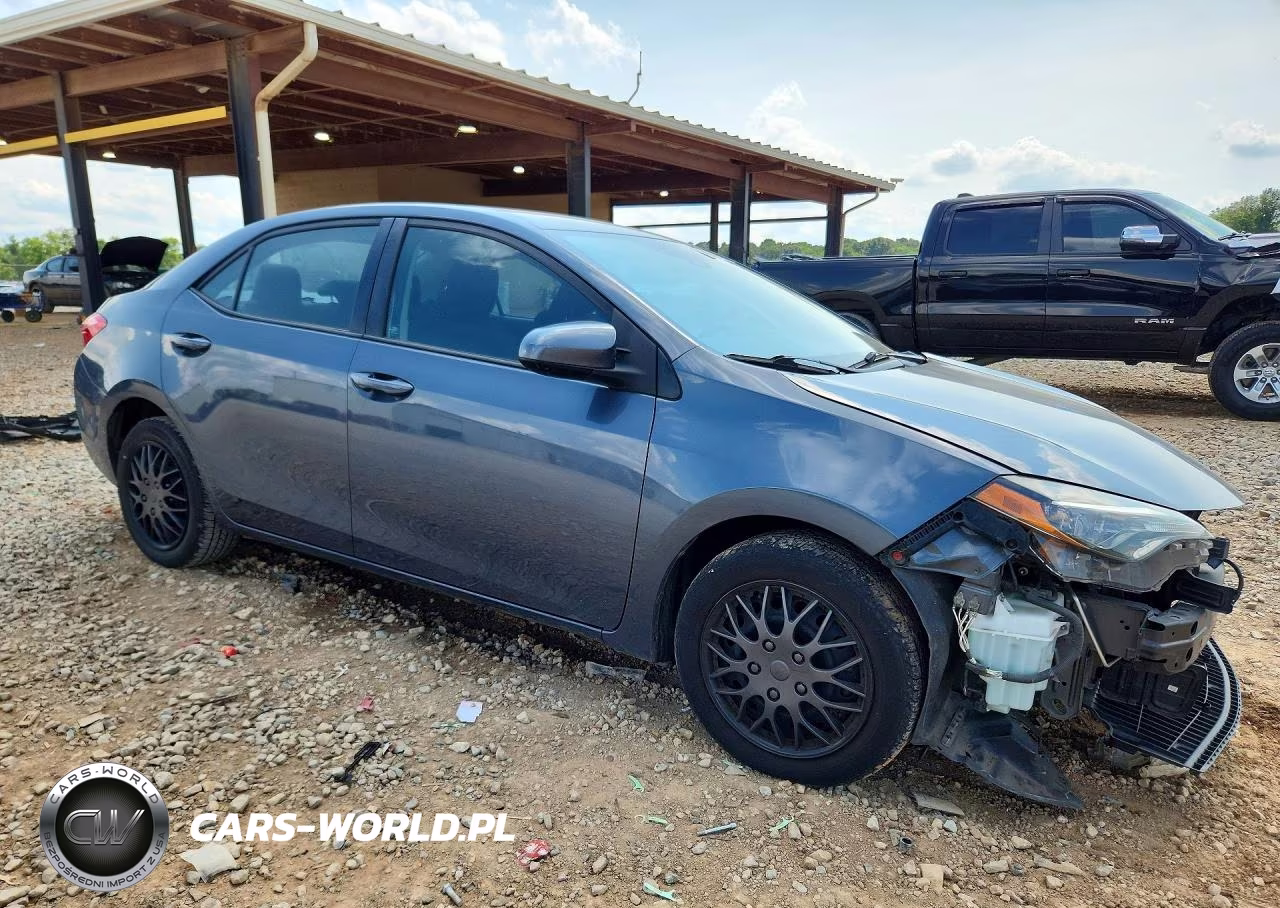 2018 Toyota Corolla Le VIN:2T1BURHE8JC974222 - 4