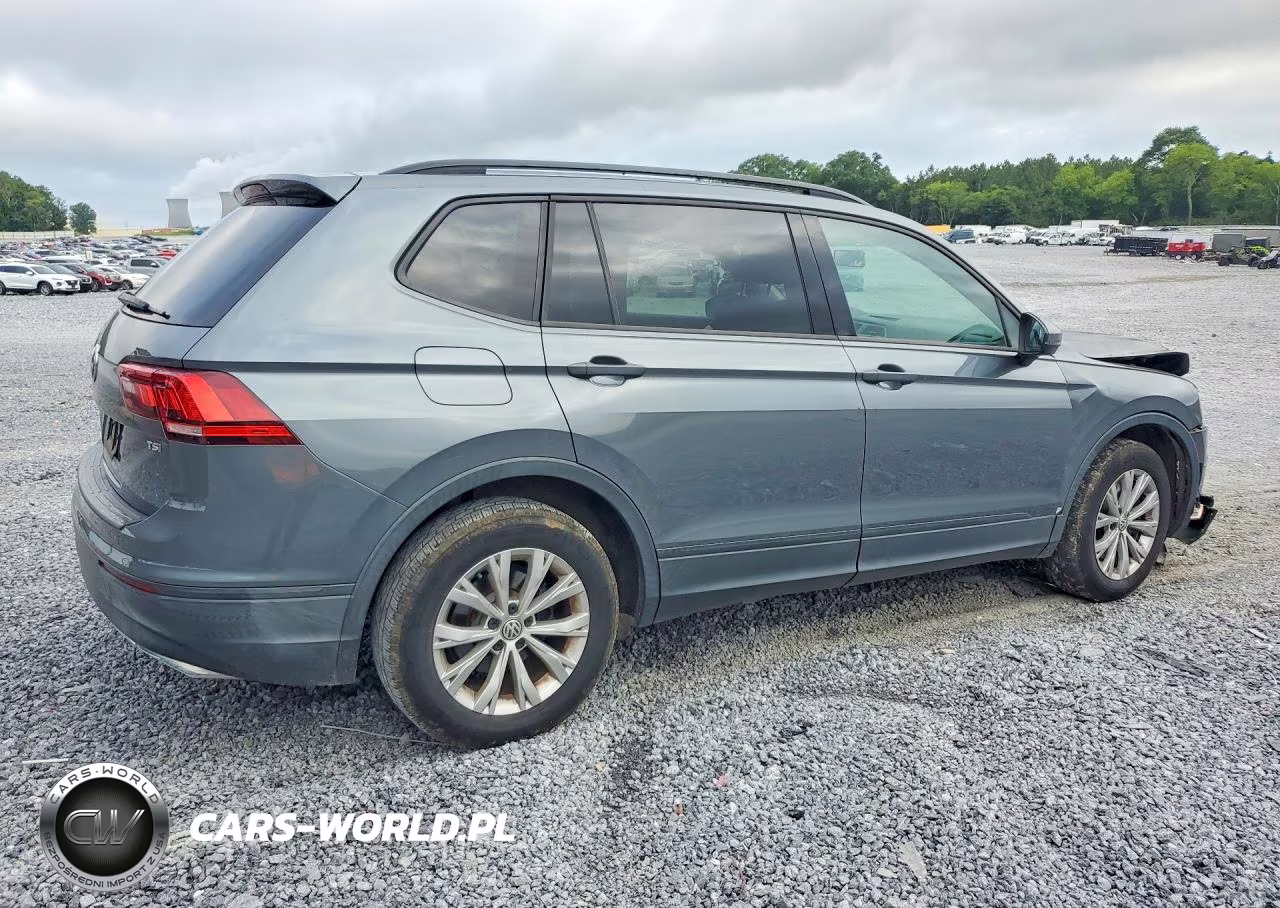 2018 Volkswagen Tiguan S VIN:3VV1B7AX9JM079476 - 3