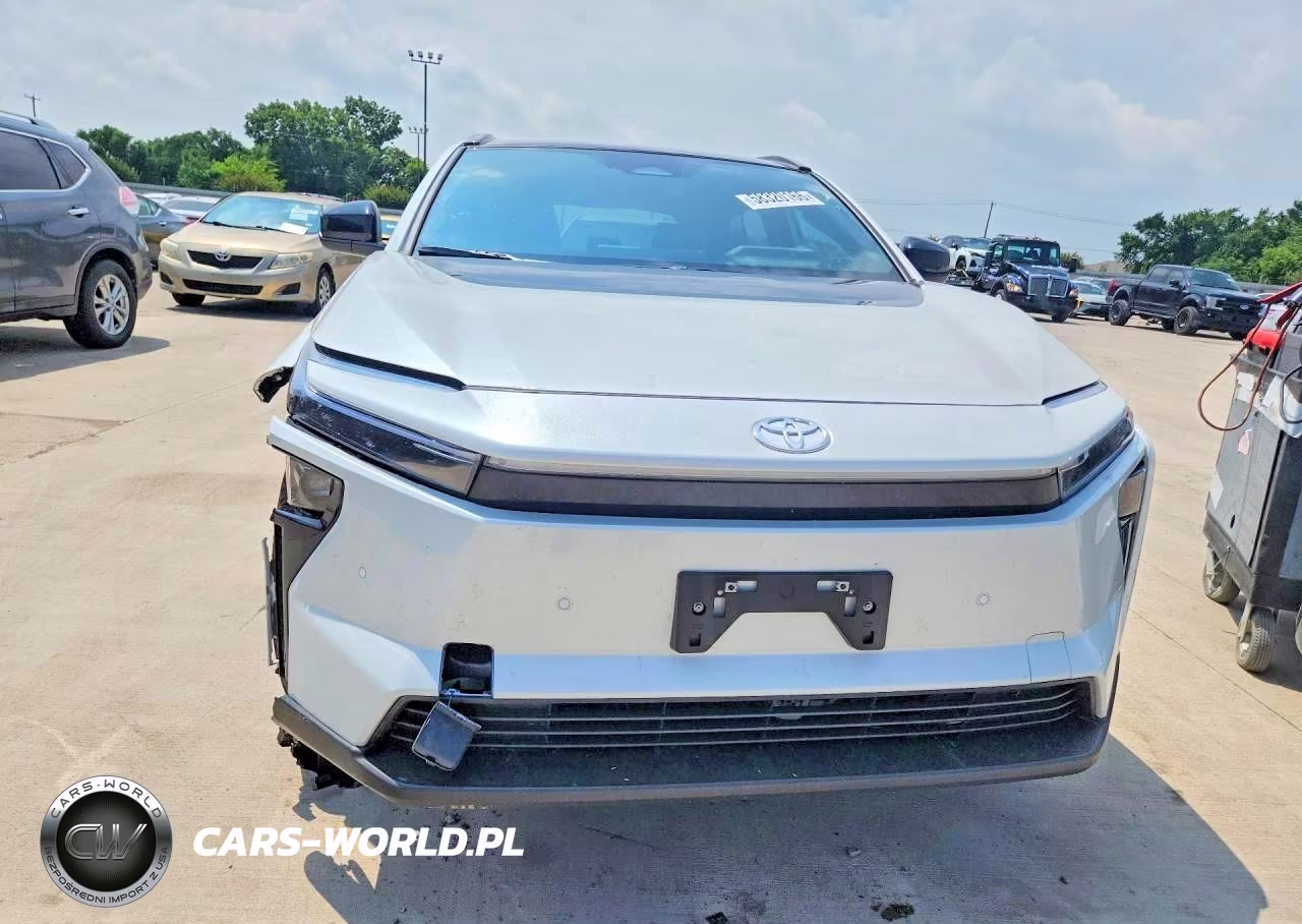 2026 Toyota Bz Xle Plus VIN:JTMBCAEB4TA007208 - 5