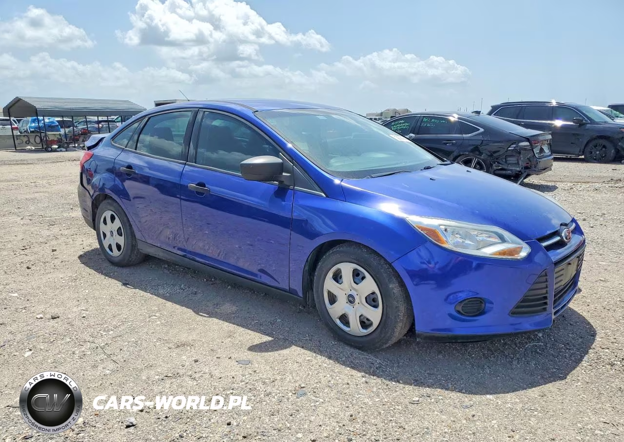 2012 Ford Focus S VIN:1FAHP3E27CL294452 - 4