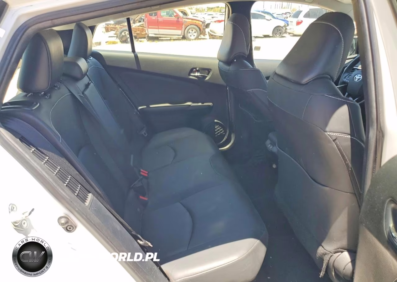 2021 Toyota Prius Prime Limited VIN:JTDKAMFPXM3191240 - 10