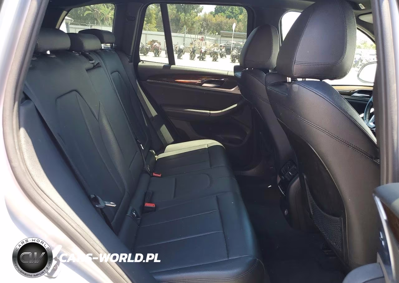 2018 BMW X3 VIN:5UXTR9C52JLC82514 - 11