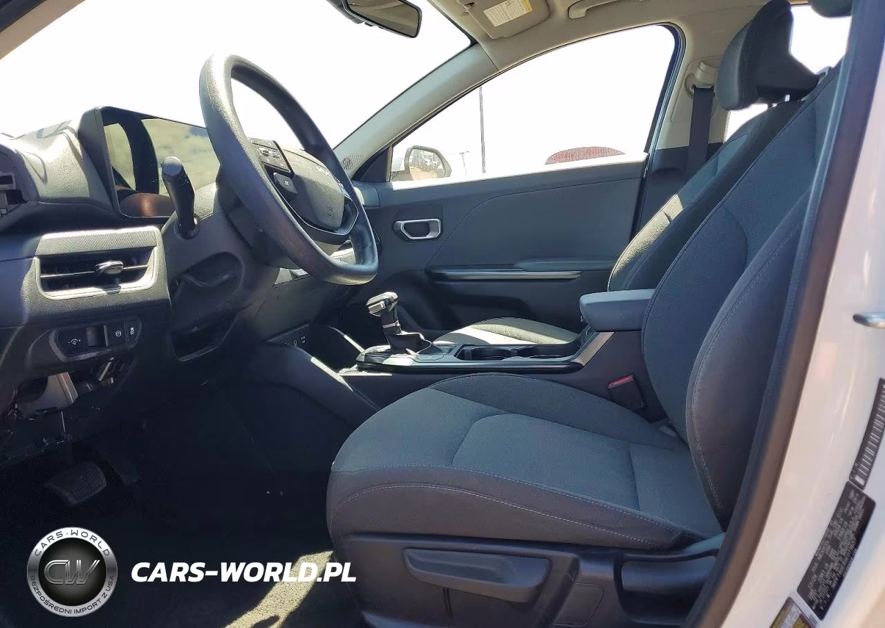 2025 Kia K4 Lxs VIN:3KPFT4DE8SE073657 - 7