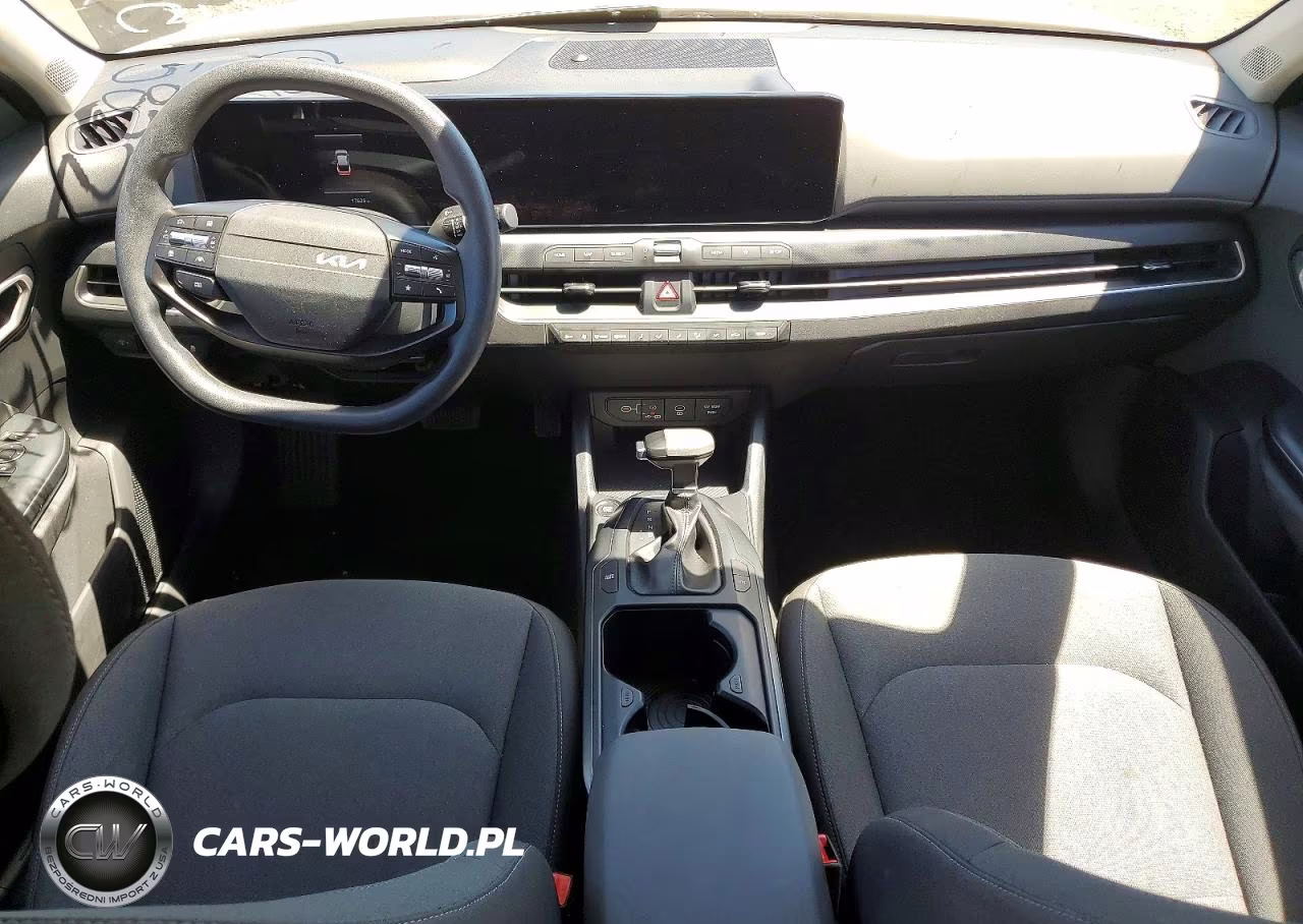 2025 Kia K4 Lxs VIN:3KPFT4DE8SE073657 - 8