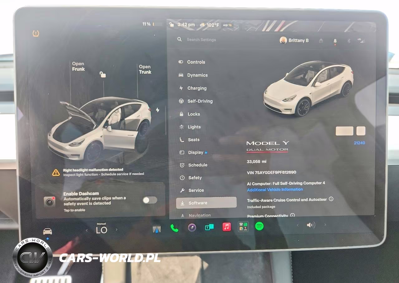 2023 Tesla Model Y VIN:7SAYGDEF9PF812690 - 9