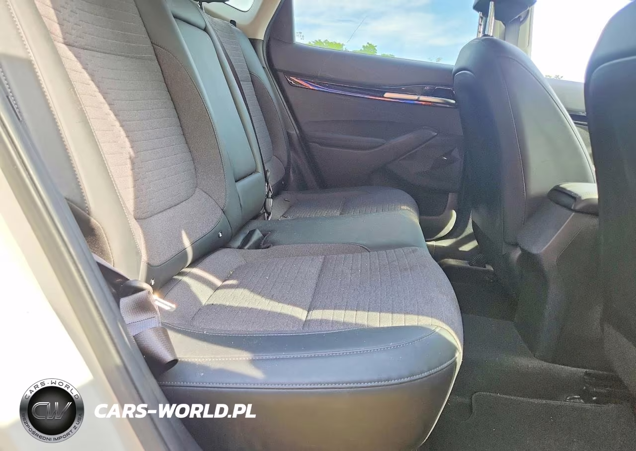 2021 Kia Seltos S VIN:KNDEUCAA9M7176819 - 11